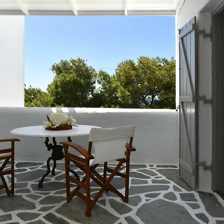 Santa Flora 3 Bedroom House â Parikiaâs Edge Hébergement de vacances