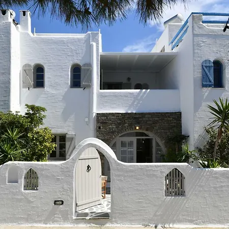 Hébergement de vacances Santa Flora 3 Bedroom House â Parikiaâs Edge Páros