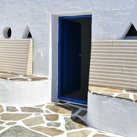 Santa Flora 3 Bedroom House â Parikiaâs Edge Hébergement de vacances
