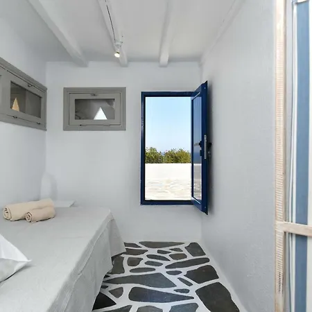 Santa Flora 3 Bedroom House â Parikiaâs Edge Hébergement de vacances *