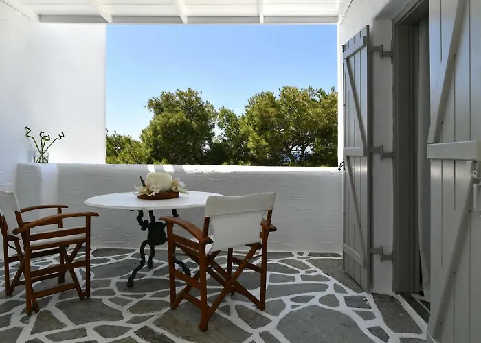 Santa Flora 3 Bedroom House A Parikiaas Edge Nyaraló