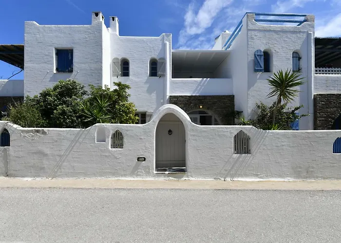 Santa Flora 3 Bedroom House A Parikiaas Edge Nyaraló