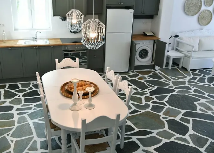 Santa Flora 3 Bedroom House A Parikiaas Edge Nyaraló Párosz