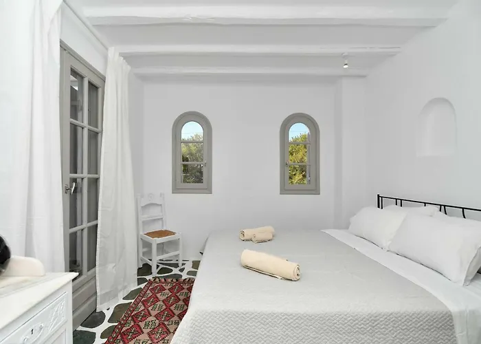 Santa Flora 3 Bedroom House A Parikiaas Edge *