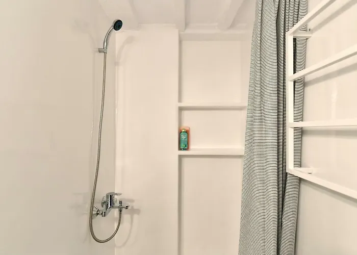 Santa Flora 3 Bedroom House A Parikiaas Edge Nyaraló