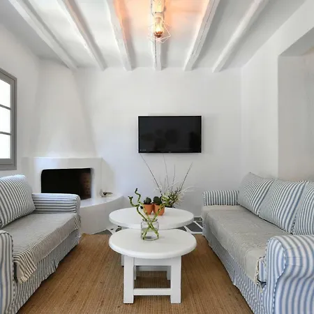 Santa Flora 3 Bedroom House â Parikiaâs Edge Hébergement de vacances