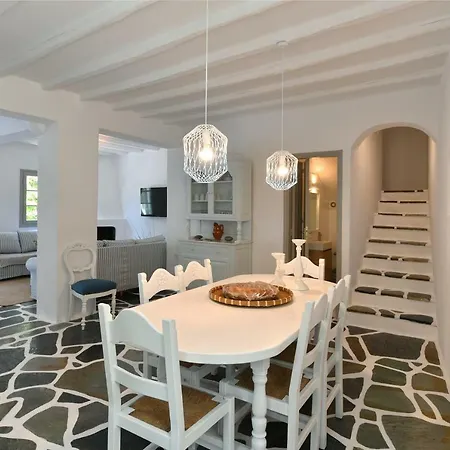 Santa Flora 3 Bedroom House â Parikiaâs Edge Hébergement de vacances *