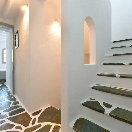 Hébergement de vacances Santa Flora 3 Bedroom House â Parikiaâs Edge Páros