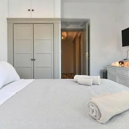 Santa Flora 3 Bedroom House â Parikiaâs Edge Hébergement de vacances *