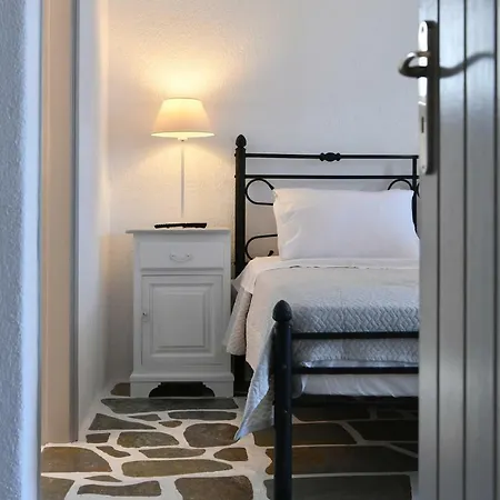 Santa Flora 3 Bedroom House â Parikiaâs Edge Páros