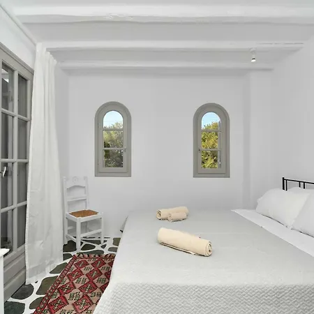 Santa Flora 3 Bedroom House â Parikiaâs Edge *