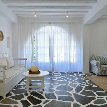 Hébergement de vacances Santa Flora 3 Bedroom House â Parikiaâs Edge *