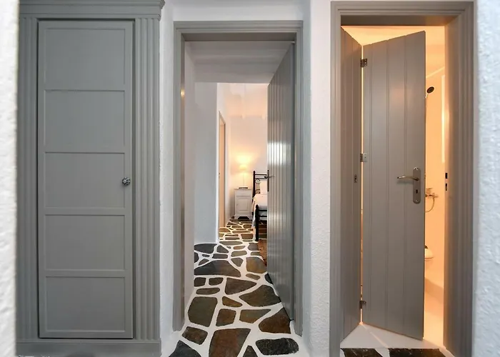 Santa Flora 3 Bedroom House A Parikiaas Edge *