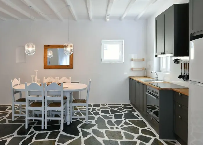 Santa Flora 3 Bedroom House A Parikiaas Edge *